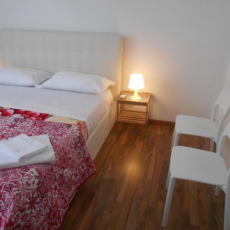 Colosseo Guest House Gil ローマ エクステリア 写真