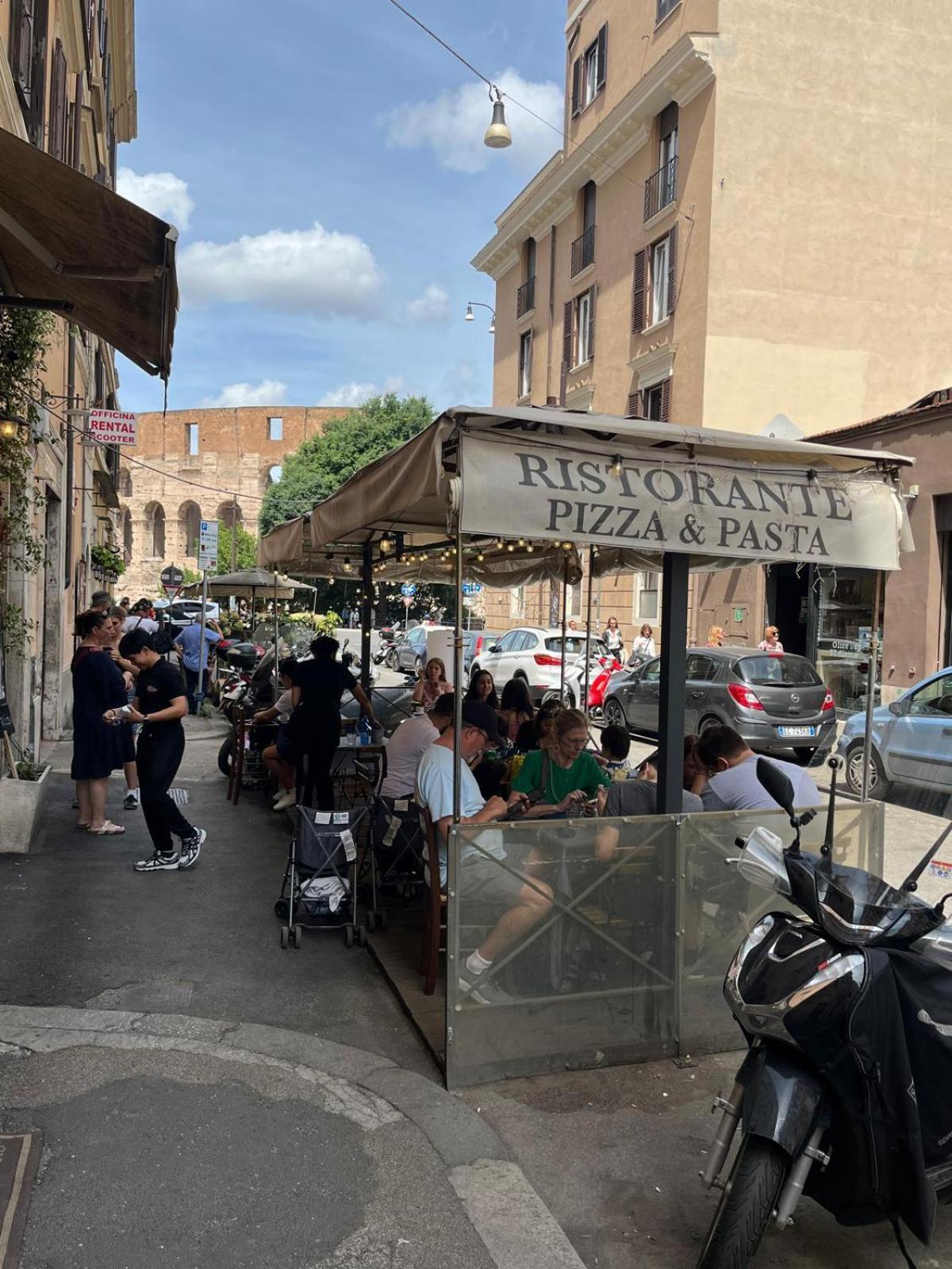 Colosseo Guest House Gil ローマ エクステリア 写真